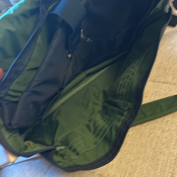 Lacoste messenger bag - blue/green - clean and barely used - Picture 3 of 4